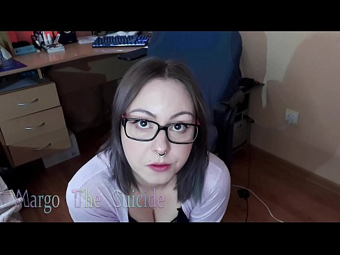 ❤️ Sexet pige med briller sutter Dildo dybt på kamera Hjemmelavet porno at da.virtsextor.ru