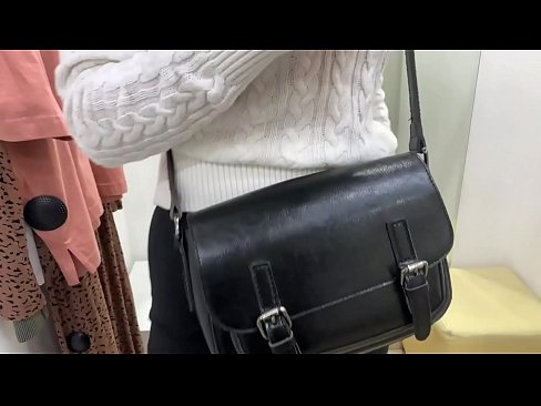 ❤️ Offentlig onani af ung kælling FeralBerry med en dildo i prøverummet Hjemmelavet porno at da.virtsextor.ru