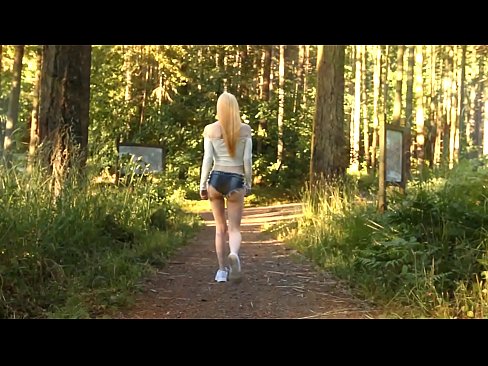 ❤️ Smuk kvinde bevæger sig langsomt, ikke nøgen video Hjemmelavet porno at da.virtsextor.ru
